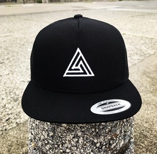 トラッカーCAP2.jpg